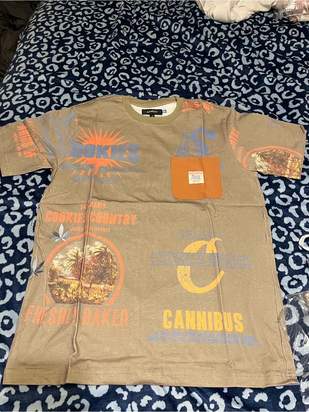 Graphic Pocket Short Sleeve Tee in Brown